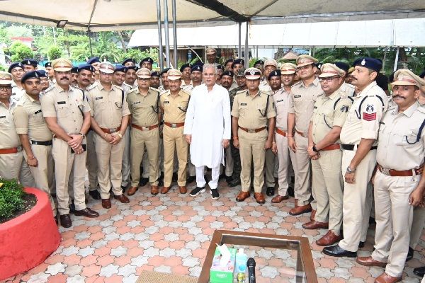 रायगढ़ बैंक डकैती सुलझाने वाले पुलिस कर्मियों को मिलेगा सम्मान एवं विशेष प्रोत्साहन : मुख्यमंत्री श्री भूपेश बघेल