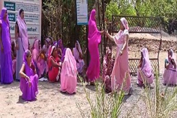 ग्रामीण क्षेत्रों में महिलाओं ने खो-खो खेल कर दिया मतदान का संदेश