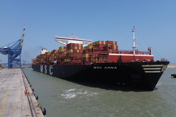भारत पहुंचा सबसे बड़ा कंटेनर जहाज, अदाणी के मुंद्रा पोर्ट्स पर डाला लंगर