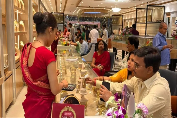 भारत में सोने की हो रही रिकॉर्ड तोड़ खपत, 300 फीसदी से ज्यादा बढ़ा आयात