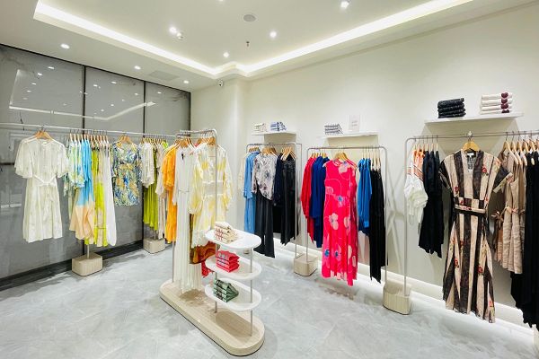 द हाउस ऑफ रेयर ने रायपुर के करंसी टॉवर में किया छत्तीसगढ़ के अपने सबसे बड़े स्टोर का शुभारंभ