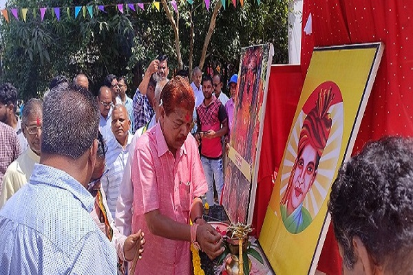 शहीद शिरोमणि गेंदसिंह नाईक की प्रतिमा का अनावरण