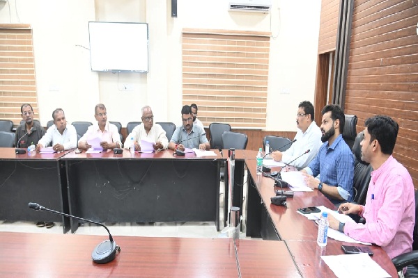 दुर्ग, : जिला निर्वाचन अधिकारी ने दलों की बैठक 