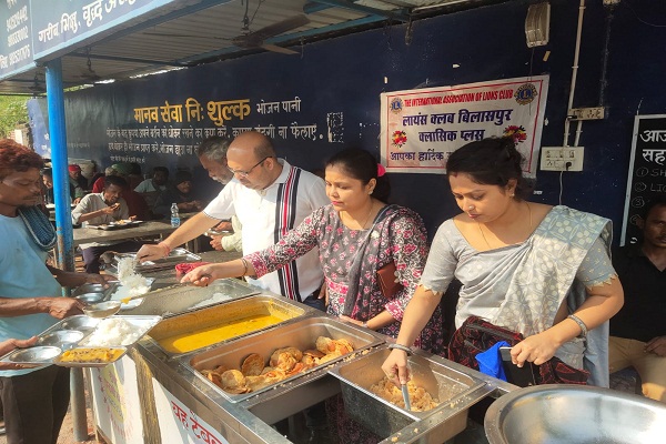  लायंस क्लासिक द्वारा निशुल्क भोजन वितरण
