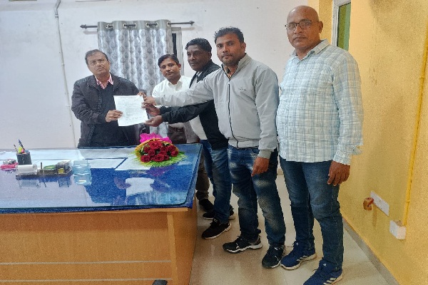  छग शालेय शिक्षक संघ का संभागीय प्रतिनिधि मंडल मिला संयुक्त संचालक शिक्षा से की त्रुटिपूर्ण पदक्रम सूची सुधारने की माँग 