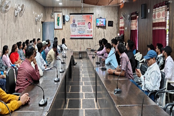  जिलेवासियों ने देखा मुख्यमंत्री का शपथ ग्रहण समारोह