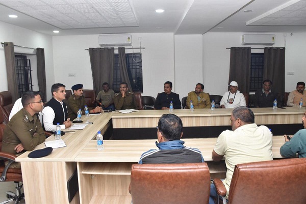 बस संचालकों की मनमानी पर बस्तर पुलिस ने कसा शिकंजा, 