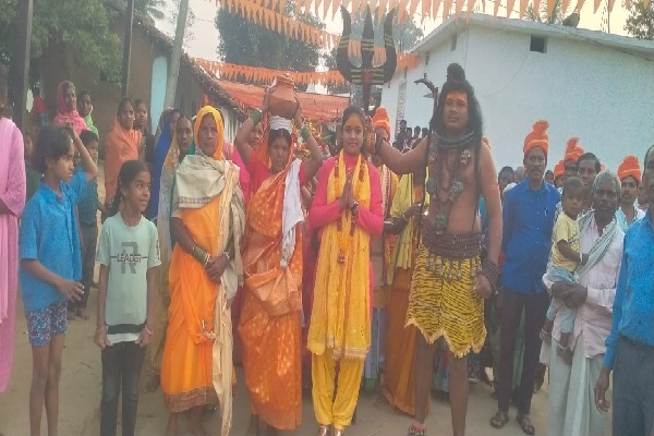  कलश यात्रा के साथ श्रीमद् भागवत महापुराण ज्ञानयज्ञ सप्ताह का शुभारंभ