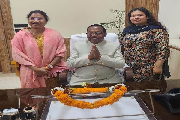  कृषि मंत्री श्री राम विचार नेताम ने किया पदभार ग्रहण