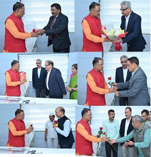  मुख्यमंत्री से भेंटकर वरिष्ठ प्रशासनिक अधिकारियों ने नव वर्ष की दी शुभकामनाएं