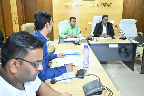 अवैध धान भण्डारण एवं परिवहन पर कलेक्टर अग्रवाल ने अधिकारियों को कड़ी कार्यवाही करने दिए निर्देश