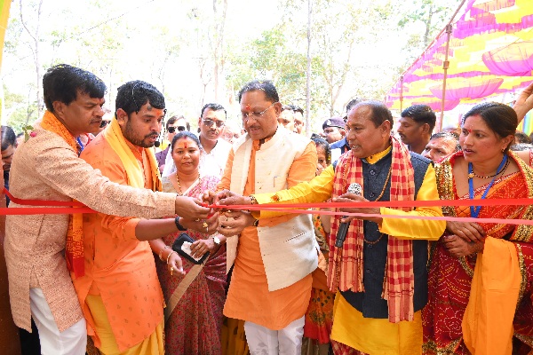 मुख्यमंत्री ने किया गिरी गोवर्धन पर्वत-तामामुंडा में सांस्कृतिक मंडप का शुभारंभ