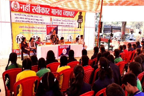 गुण्डरदेही थाना मे "थाना की पाठशाला" जागरूकता कार्यक्रम का आयोजन