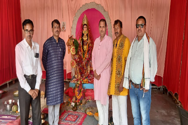 योग आयोग के पुर्व सदस्य रविन्द्र सिंह जी ने कि पुजा अर्चना