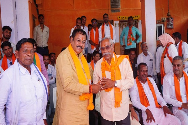 आशीर्वाद यात्रा में भाजपा प्रत्याशी विजय बघेल को मिल रहा जनसमर्थन