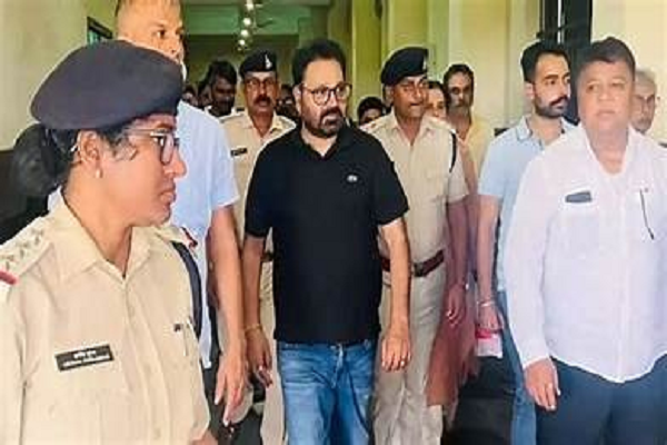 कोर्ट में पेश करने से पहले पप्पू ढिल्लन के घर EOW की दबिश