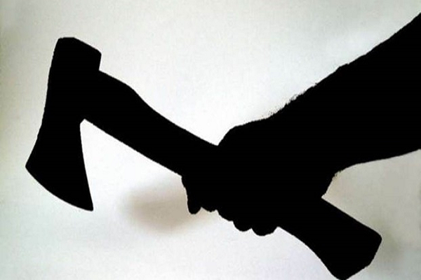 पति ने पत्नी पर कुल्हाड़ी से वार कर की हत्या