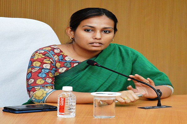 जिले में कानून व्यवस्था के लिए प्रभारी कलेक्टर ने ली बैठक