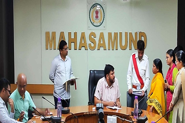 संबंधित अधिकारियों को समय-सीमा में समस्याओं का निराकरण के दिए निर्देश