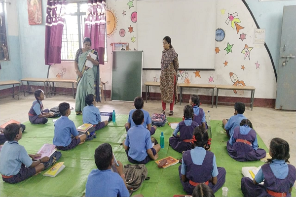 जिला शिक्षा अधिकारी ने किया स्कूलों का आकस्मिक निरीक्षण