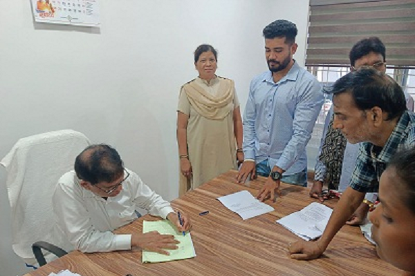 साप्ताहिक जनदर्शन में सुनी गई लोगों की समस्याएं