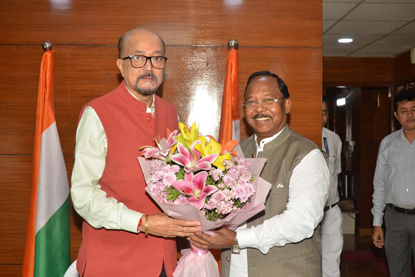 राज्यपाल से मिले कैबिनेट मंत्री नेताम