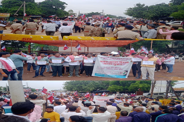 पत्रकार पर कातिलाना हमला, आरोपियों को गिरफ्तार करने की मांग को लेकर किया धरना प्रदर्शन