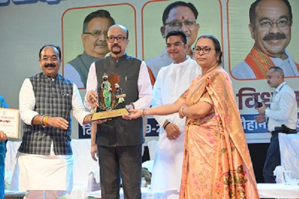  शिक्षक सम्मान समारोह में शामिल हुए राज्यपाल श्री डेका