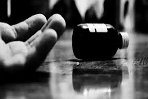 दो युवतियों ने खाया जहर, एक की मौत, दूसरी गंभीर