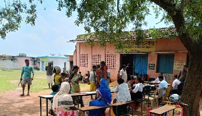  मुख्यमंत्री के सार्थक प्रयास से विशेष पिछड़ी जनजाति पहाड़ी कोरवा परिवारों का संवर रहा जीवन