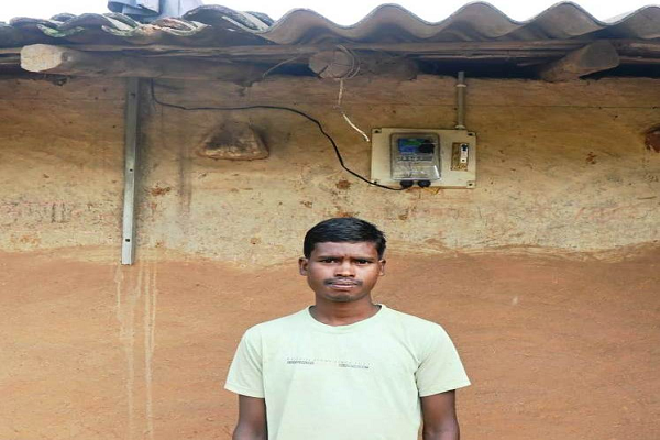 मुख्यमंत्री के नेतृत्व में आजादी के कई दशकों बाद भेस्की कोरवा पारा हुआ रौशन