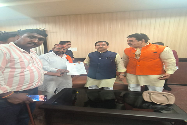 राम लला दर्शन हेतु जाने वाली ट्रेन के ठहराव पेंड्रारोड स्टेशन में भी करने की मांग