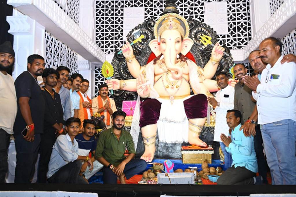 डिप्टी सीएम शर्मा ने नगर के गणेश पंडालो में जाकर लिया आशीर्वाद