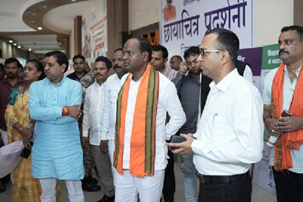 विकसित भारतः प्रधानमंत्री की संकल्पना थीम पर छायाचित्र प्रदर्शनी का हुआ आयोजन