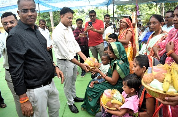 जनसमस्या निवारण शिविर में ग्रामीणों के समस्याओं का किया गया मौके पर निराकरण
