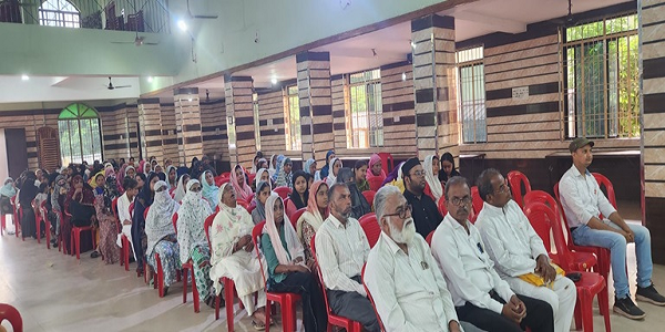 होनहार बच्चों को मिली 10 लाख रुपए की छात्रवृत्ति