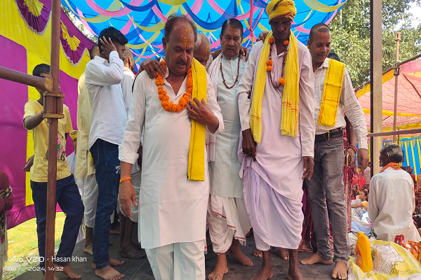 आदिवासी समाज संगठित रहते हुए हमेशा क्षेत्र मे भाईचारा बढ़ाने का कार्य किया- ओंकार शाह  गौरघाट मे महाराजा खोरा देवान की मूर्ति का अनावरण धूमधाम के साथ किया गया हजारों की संख्या मे क्षेत्रभर के लोग हुए शामिल