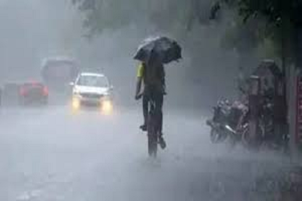 छत्&zwj;तीसगढ़ में मानसून की विदाई से मंडरा रहा बारिश का साया
