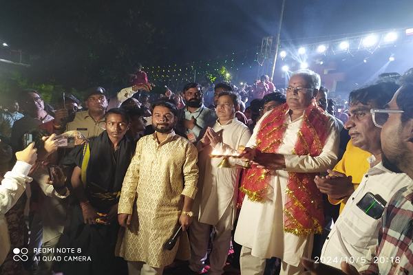 राज्य के पूर्व मुख्यमंत्री भूपेश बघेल ने सुपेला के ऐतिहासिक शीतला तालाब में विधिवत की गंगा आरती