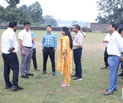 कलेक्टर और एसपी ने हेलीपैड मयाली नेचर कैम्प टापू का किया निरीक्षण