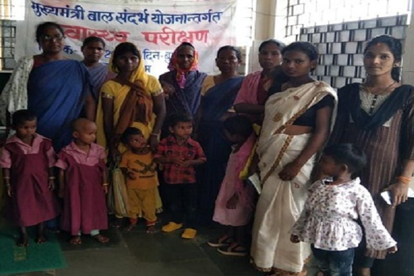 मुख्यमंत्री बाल सन्दर्भ शिविर लगाकर बच्चों का किया जा रहा स्वास्थ्य परीक्षण