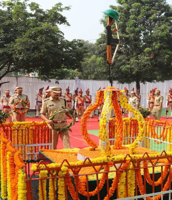 पुलिस स्मृति दिवस पर कवर्धा एसपी ने वीर शहीदों को दी श्रद्धांजली