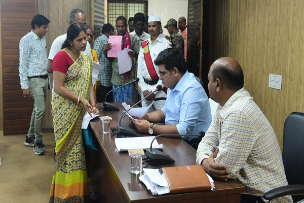 जनदर्शन में मिले 18 आवेदन, कलेक्टर ने दिए त्वरित कार्यवाही के निर्देश...