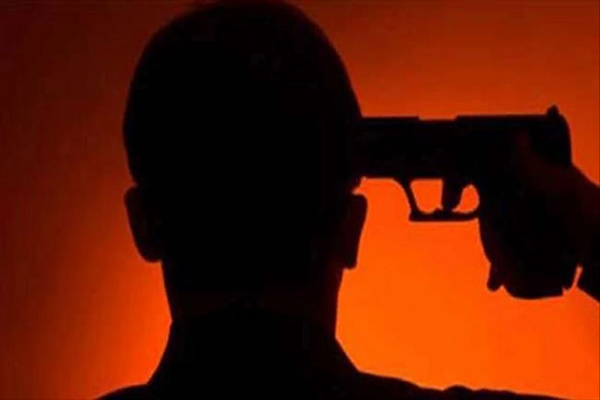 छत्&zwj;तीसगढ़ के बीजापुर में CRPF जवान ने सर्विस रायफल से खुद को गोली मारकर की आत्महत्या, कारणों की तलाश जारी