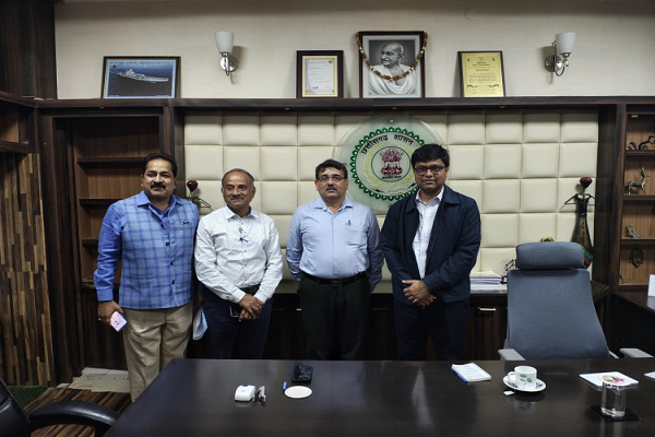 लोहरदगा से धर्मजायगढ़ रेल परियोजना अंतर्गत रेलमार्ग का अंतिम सर्वे कार्य हुआ पूर्ण,भारतीय इंजीनियरिंग सेवा के मुख्य अभियंता व उप मुख्य अभियंता ने कलेक्टर जशपुर से मुलाकात कर दी संपूर्ण जानकारी