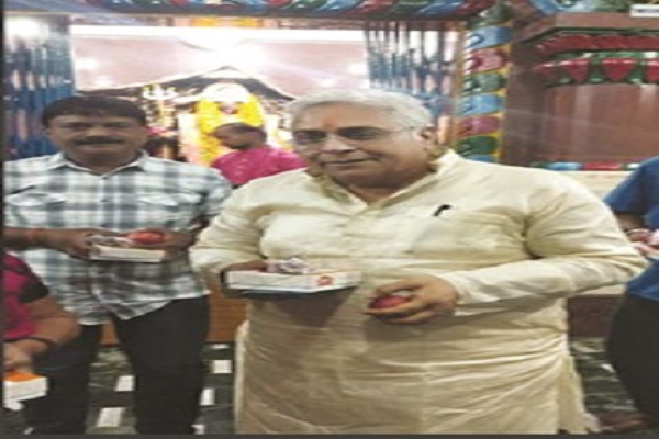 वोरा बराईपारा काली मंदिर पहुंच किये शहरवासियों के सुख समृद्धि की कामना