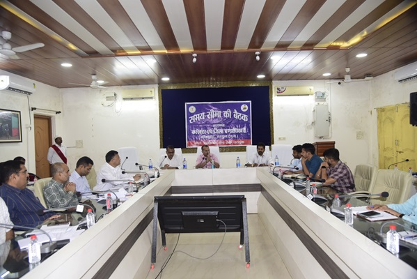 कलेक्टर ने धान खरीदी की तैयारी की समीक्षा