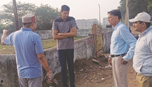 कमिश्नर ने गोकुल नगर गौठान का निरीक्षण कर लिया जायजा