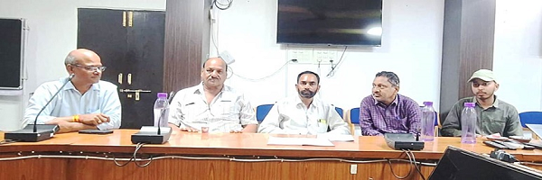 अपर कलेक्टर ने राजनीतिक दल की बैठक लेकर दी जानकारी