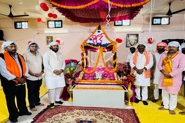 गरियाबंद: धूमधाम से मनाया गया गुरु नानक देव का 555वां प्रकाश पर्व, कीर्तन-लंगर का किया गया भव्य आयोजन